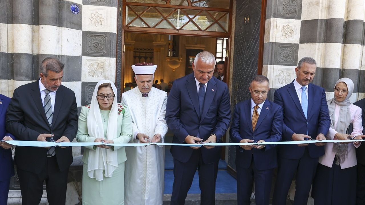 Bakan Ersoy Gaziantep'te Tarihi Cami Açılışına Katıldı