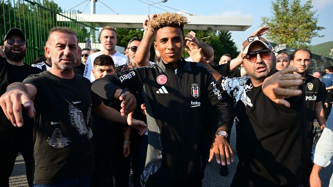 Beşiktaş Taraftarlarından Kayseri'ye Moral Dolu Uğurlama