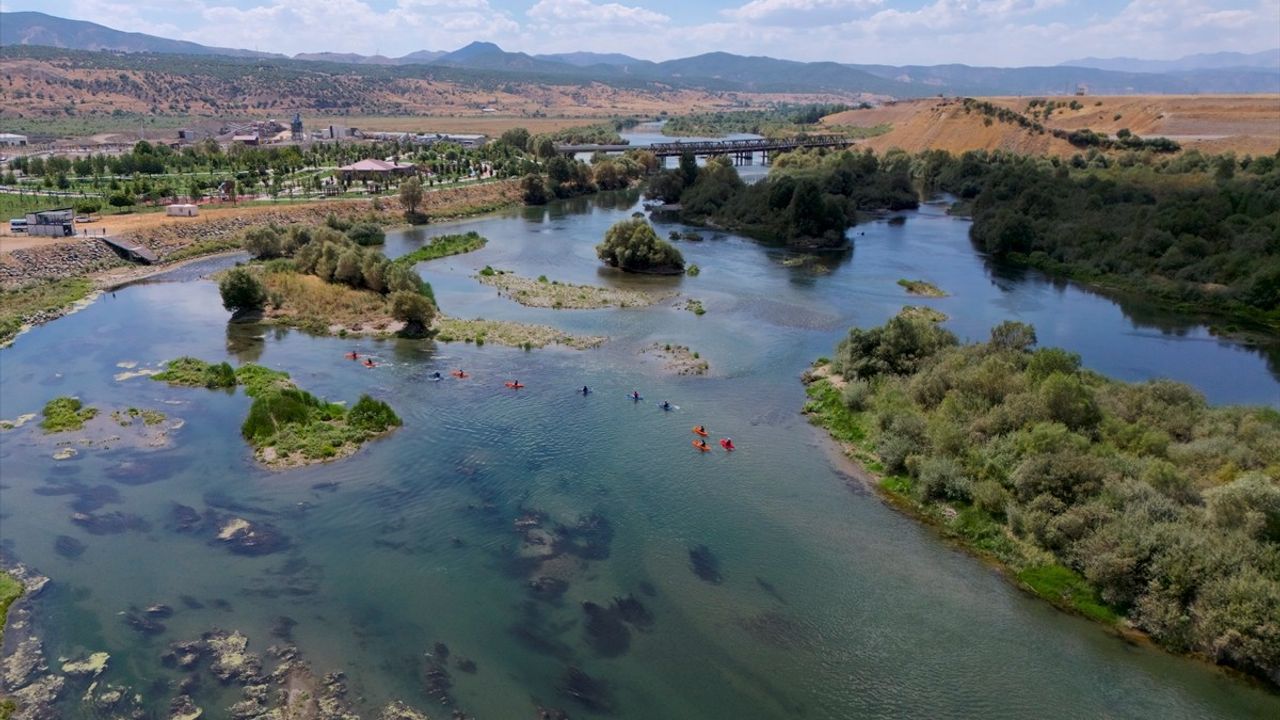 Bingöl'de Koruma Altındaki Çocuklar İçin Kano Etkinliği Düzenlendi