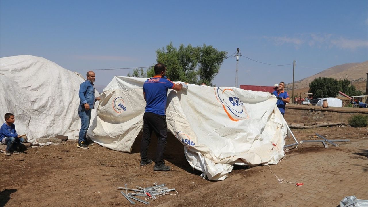 Bitlis'te Selden Zarar Gören Köyde Hasar Tespit Çalışması Başlatıldı