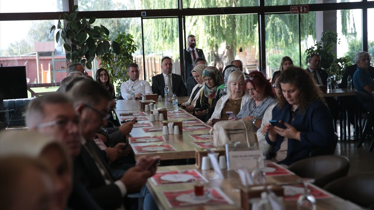 Bolu'da AK Parti 'Türkiye Buluşmaları' Etkinliği Gerçekleşti