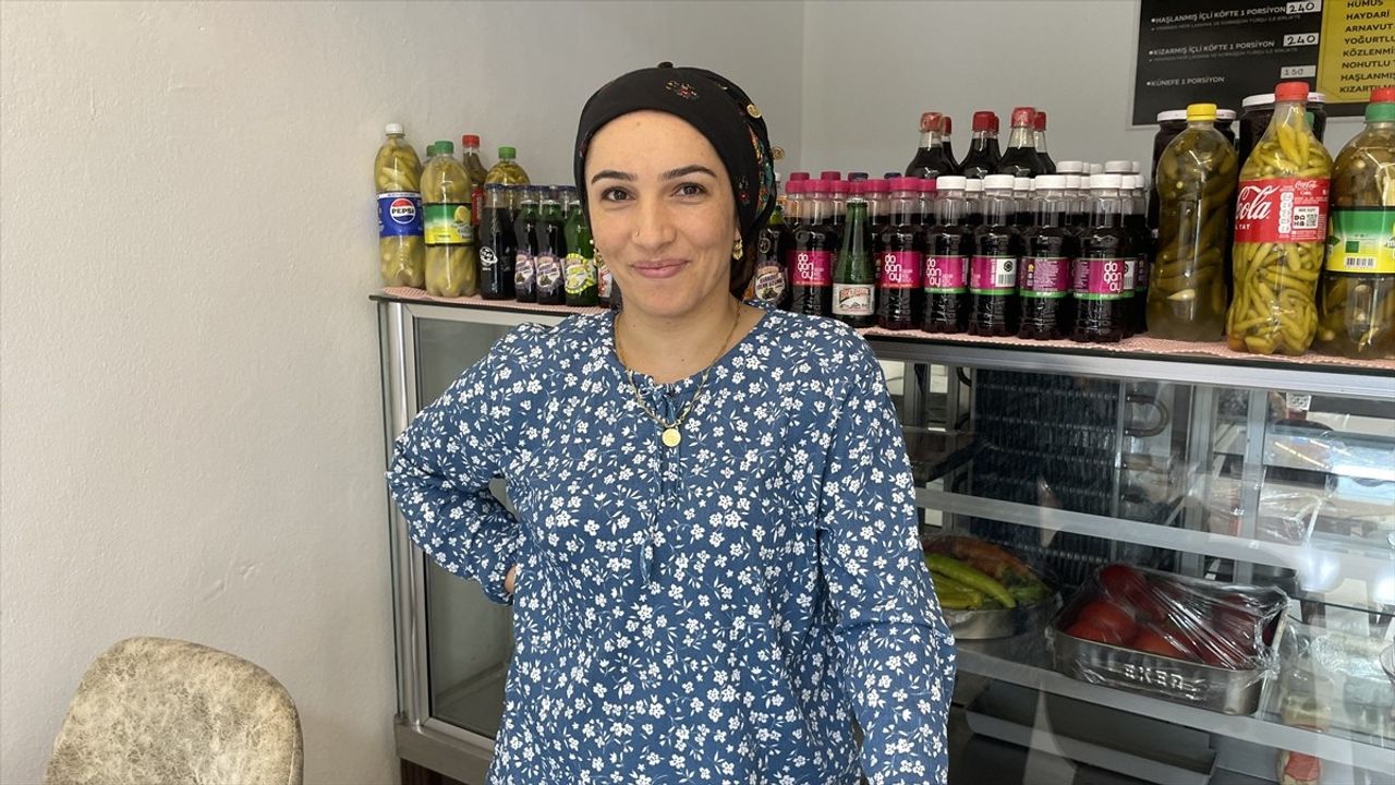 Bolu'da Soda Şişesinin Kadın Başına Çarpması Güvenlik Kamerasında