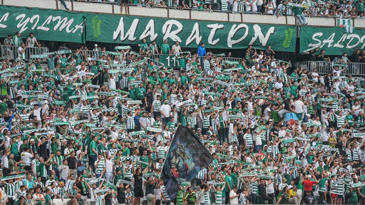 Bursaspor'dan Tarihi Başarı: 3. Lig Maçında 41.300 Taraftar