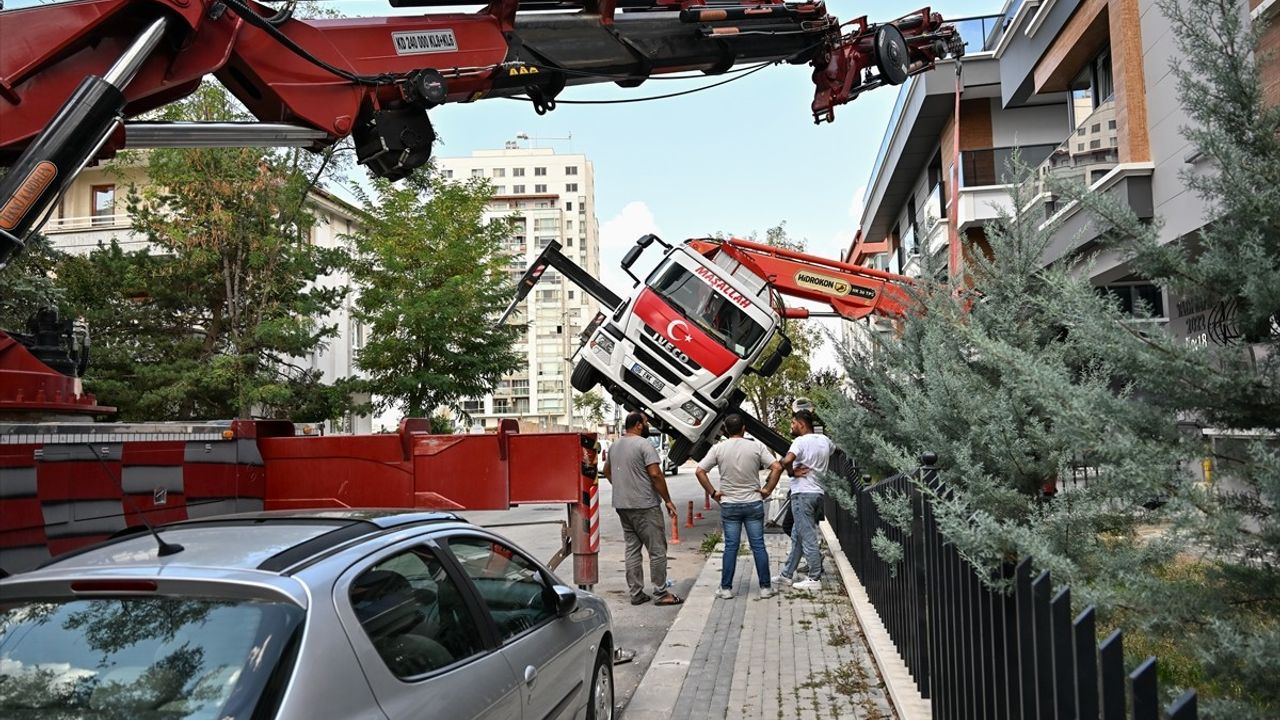 Çankaya'da İnşaat Vinci Yan Yattı