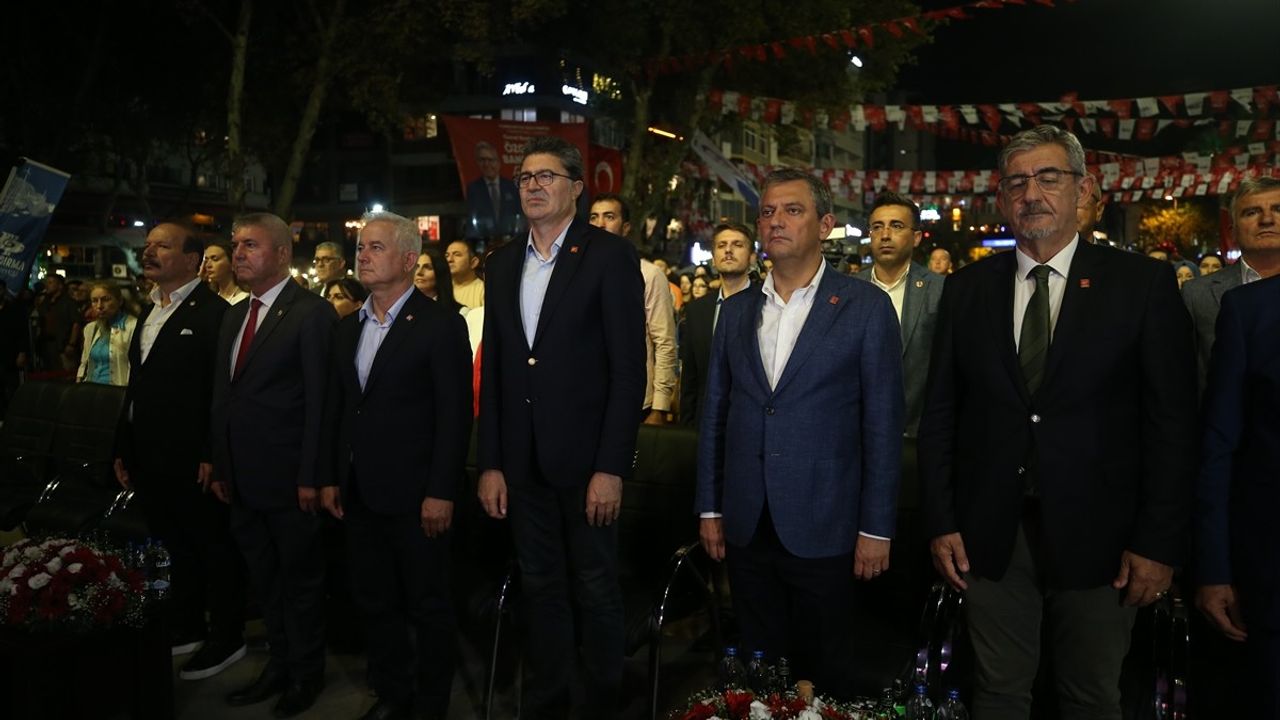 CHP Lideri Özgür Özel, Bandırma’nın Kurtuluş Yıldönümünde Gençlere Umut Verdi