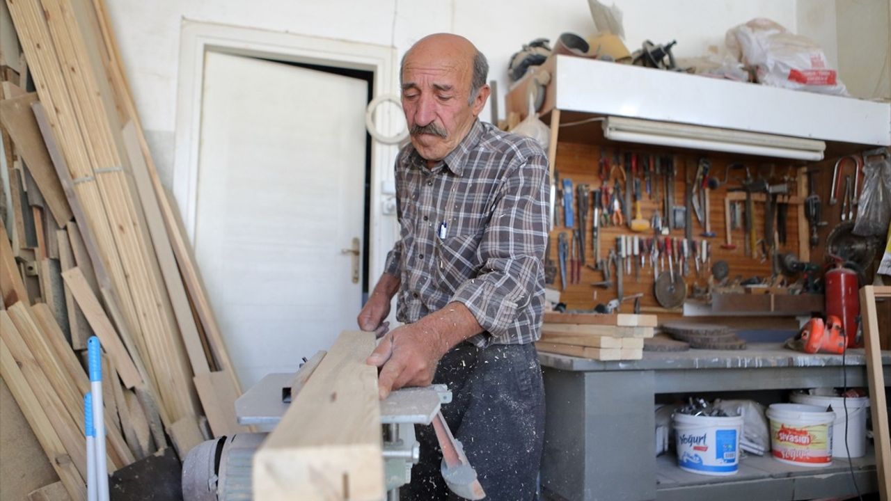 Çorum'un Asırlık Marangoz Ailesi: Oktay Özkahya'nın Başarı Hikayesi