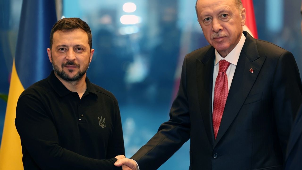 Cumhurbaşkanı Erdoğan, Ukrayna Lideri Zelenskiy ile Görüştü