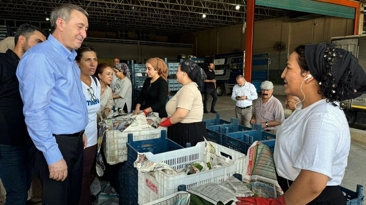 DEM Parti Eş Genel Başkanı Tuncer Bakırhan Mersin'de Esnaf ve Vatandaşlarla Bir Araya Geldi