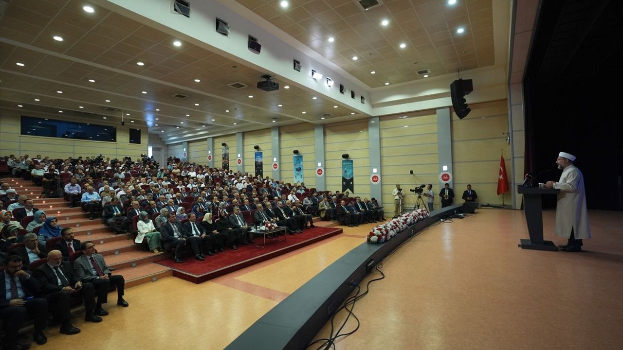 Diyanet İşleri Başkanı Erbaş'tan Mevlid-i Nebi Haftası Vurgusu