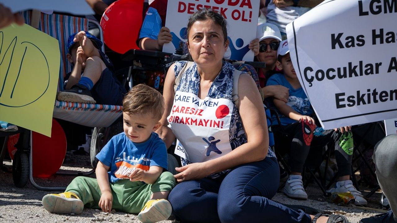 DMD Hastalarından İlaç Talebi: Umutları Tükenmesin!