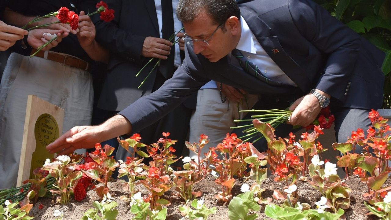 Ekrem İmamoğlu, Şehit Piyade Üsteğmen Ömer Fatih Ayar'ı Ziyaret Etti