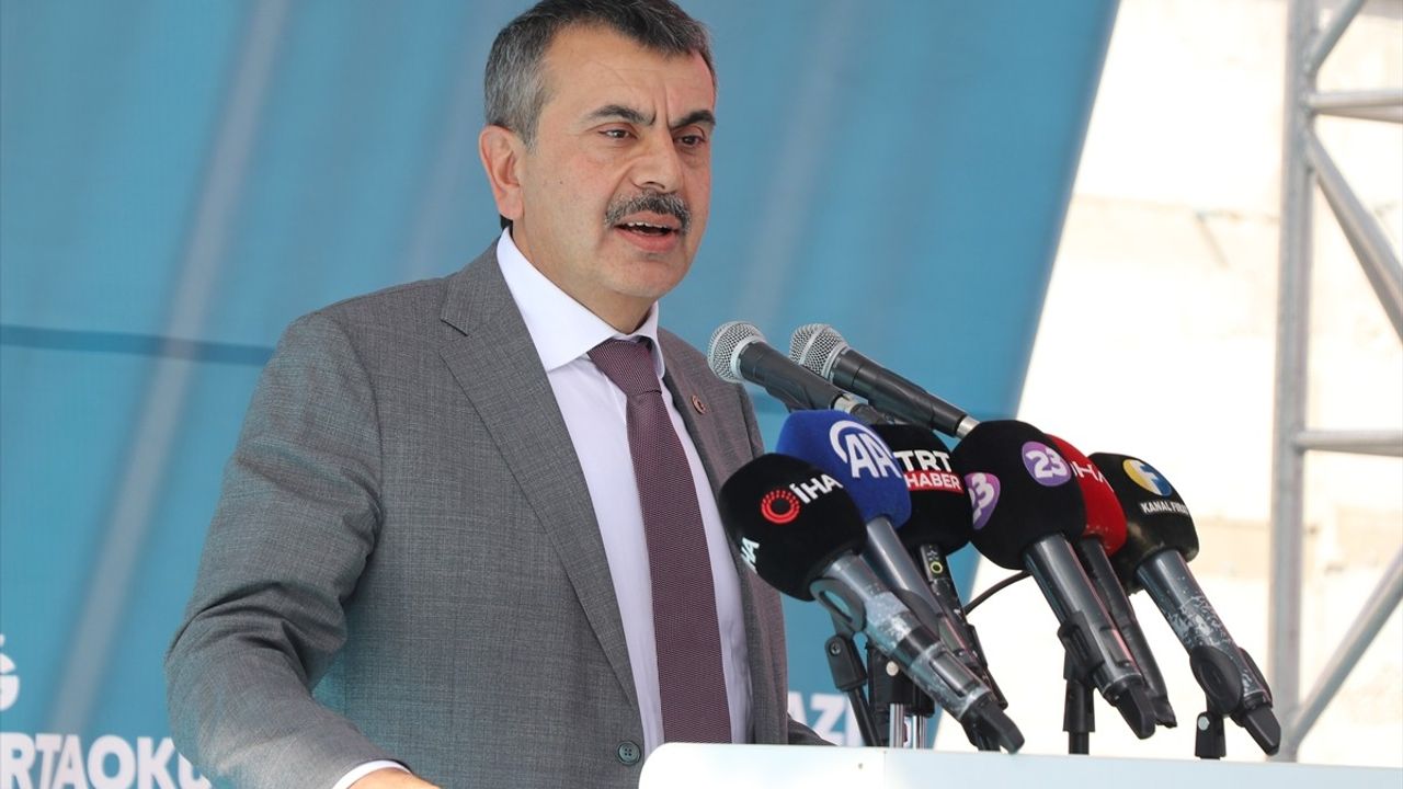 Elazığ'da İbrahim Taşel Ortaokulu Açılışı: Eğitimde Yeni Dönem