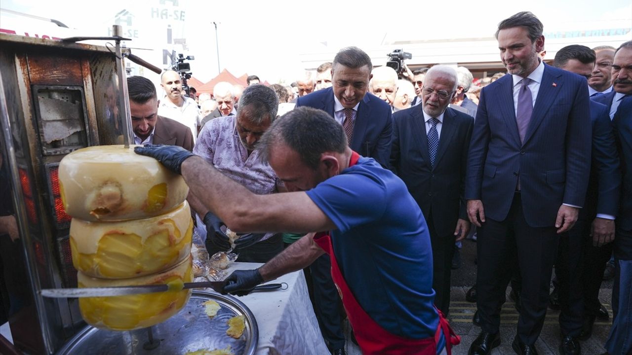 Enerji Bakanı Bayraktar, Kars-Ardahan-Iğdır Tanıtım Günleri'nde Önemli Açıklamalar Yaptı