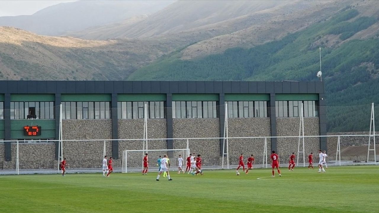 Erciyes Yüksek İrtifa Futbol Turnuvası'nda Türkiye İkinci Maçında Danimarka'yı Geçti