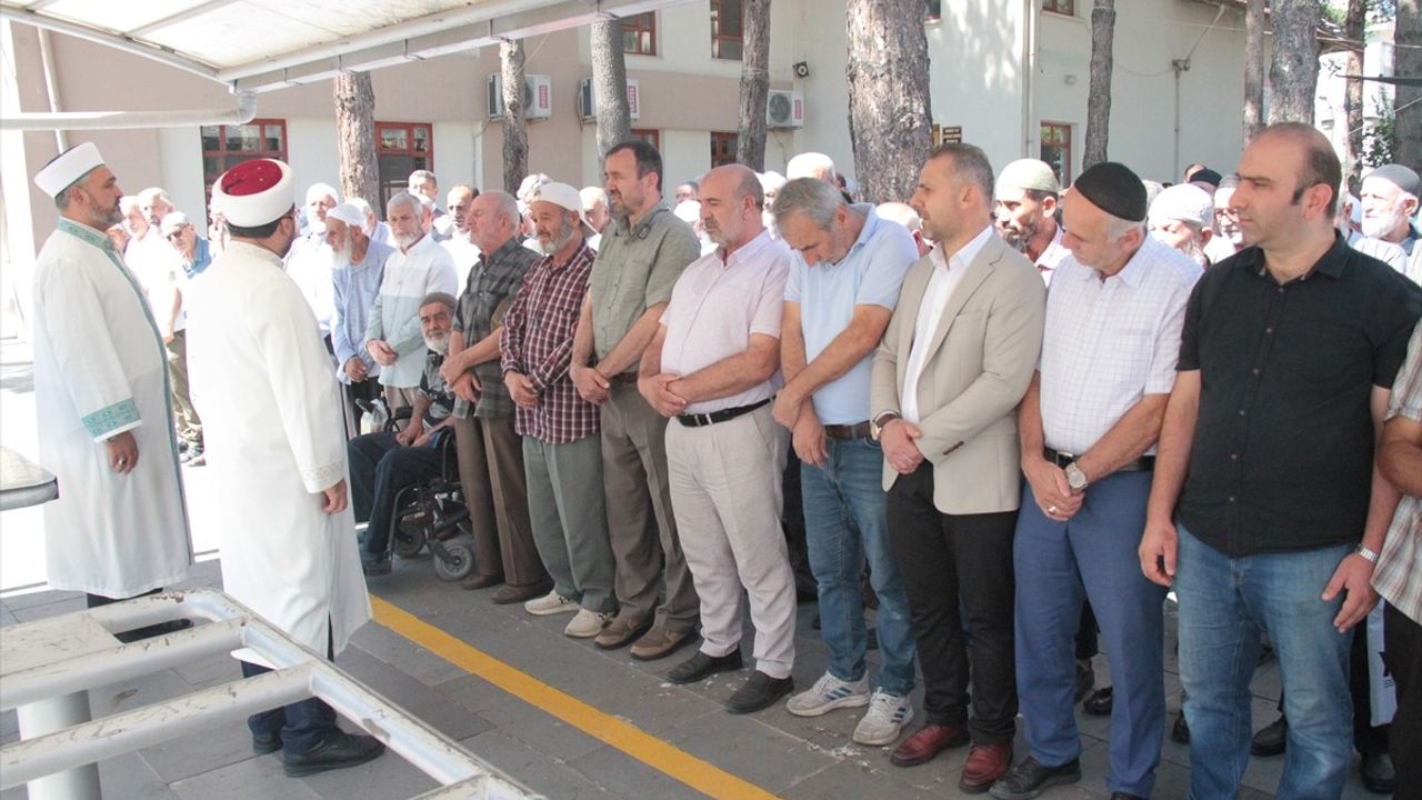 Erzincan'da Ayşenur Ezgi Eygi İçin Gıyabi Cenaze Namazı Kılındı