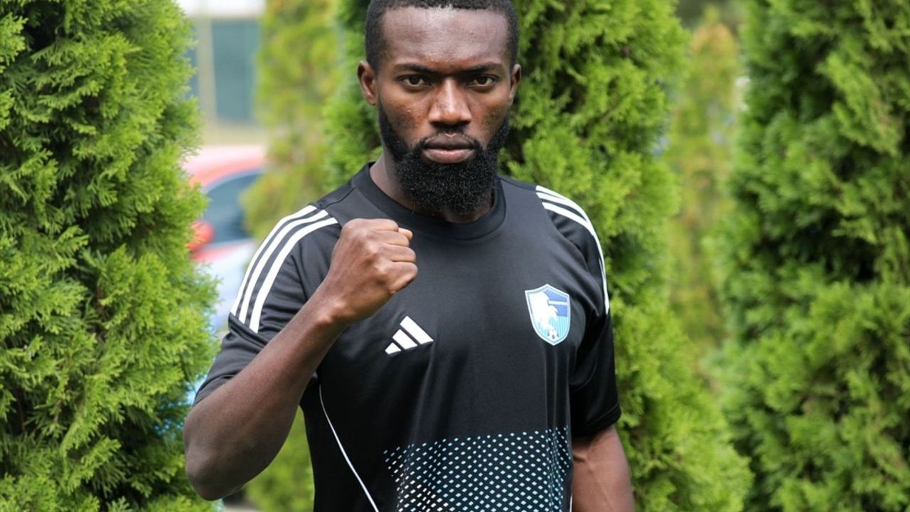 Erzurumspor FK, Nijeryalı Oyuncu Okechukwu Azubuike'yi Transfer Etti