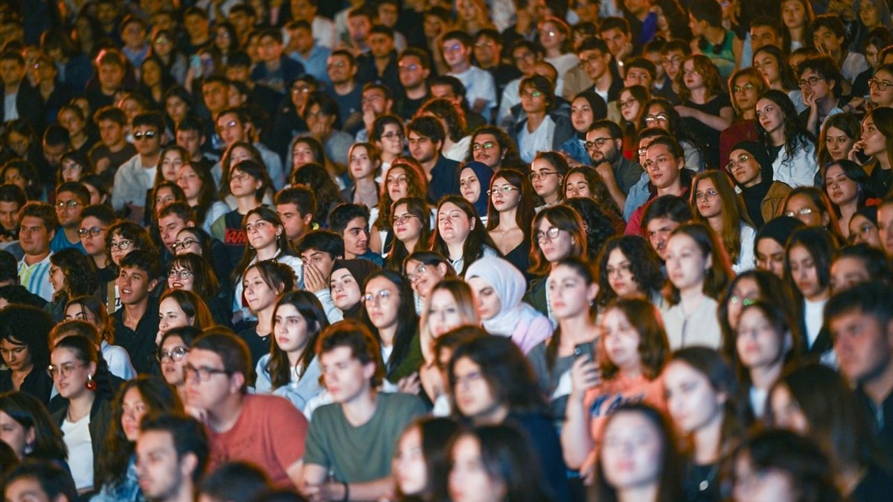 Hacettepe Üniversitesi Senfoni Orkestrası Yeni Öğrenciler İçin Konser Verdi