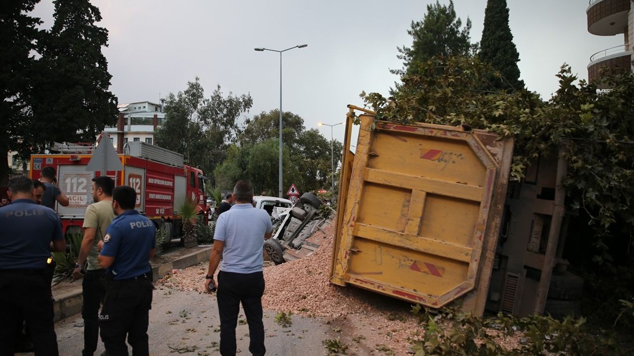 Hatay'da Trafik Kazası: 5 Yaralı