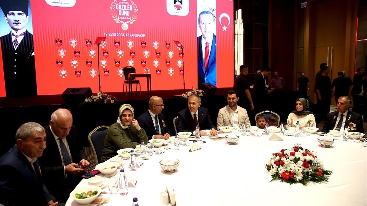 İçişleri Bakanı Yerlikaya, Diyarbakır'da Gazilerle Buluştu