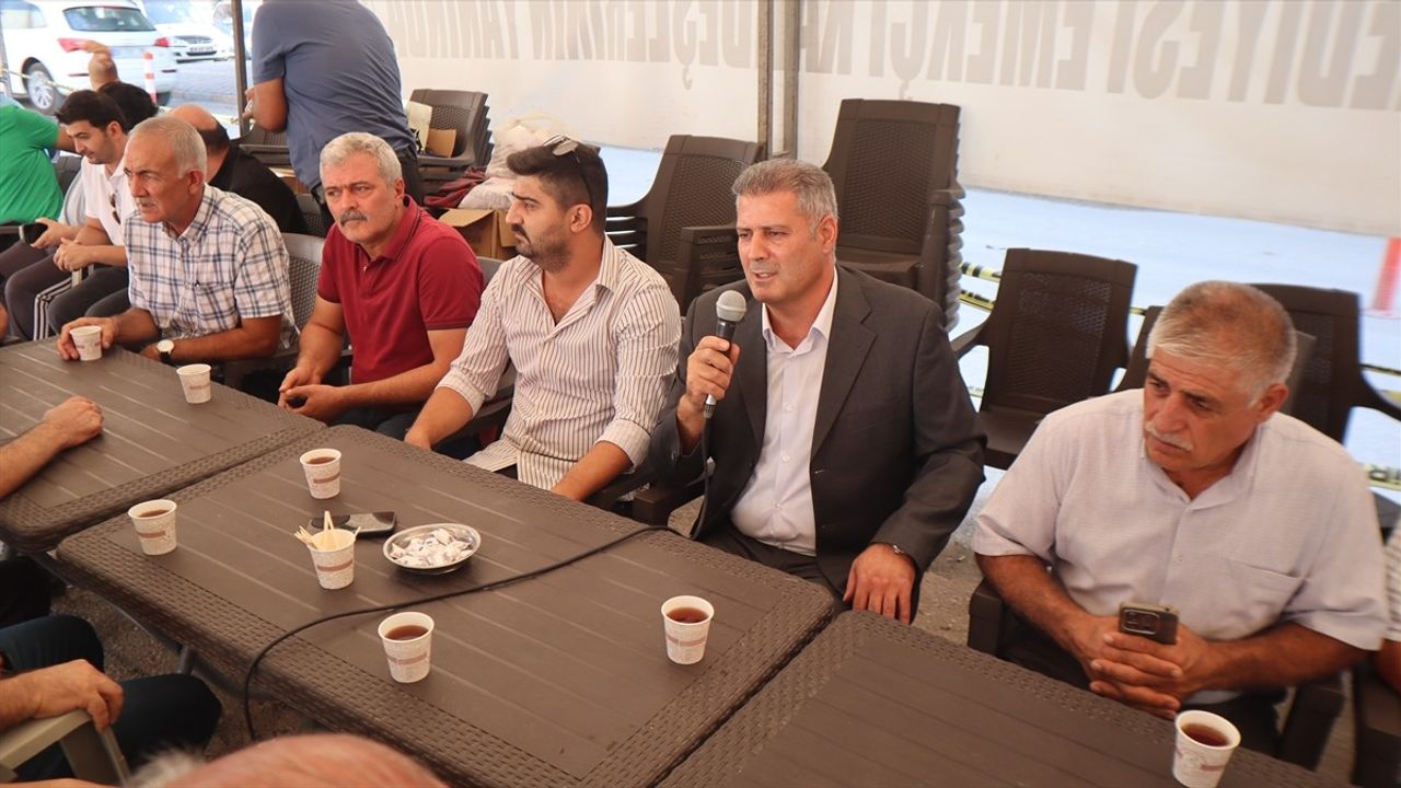 Iğdır'da AK Parti Meclis Üyelerinden İşçilerin Destekçisine Tepki