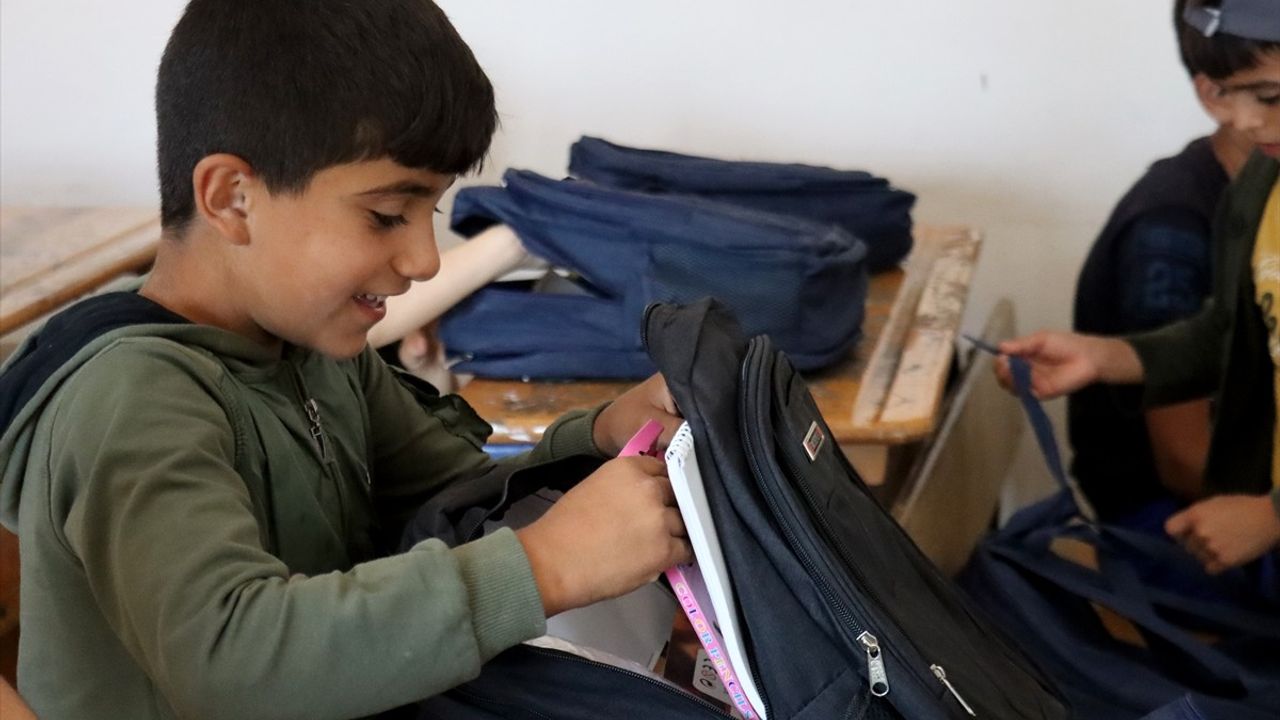 İHH'den Suriye'deki Yetim Öğrencilere Eğitim Desteği