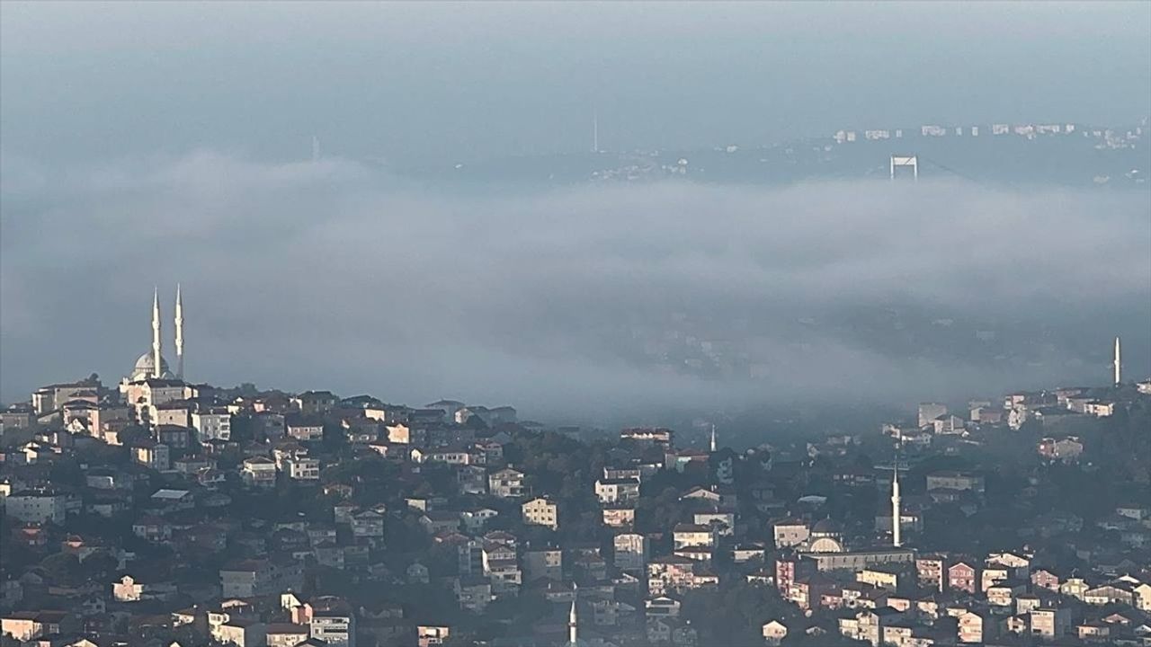 İstanbul'da Sabah Saatlerinde Sis Etkili Oldu