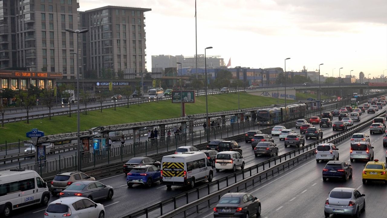 İstanbul'da Yağış ve Yoğun Trafik