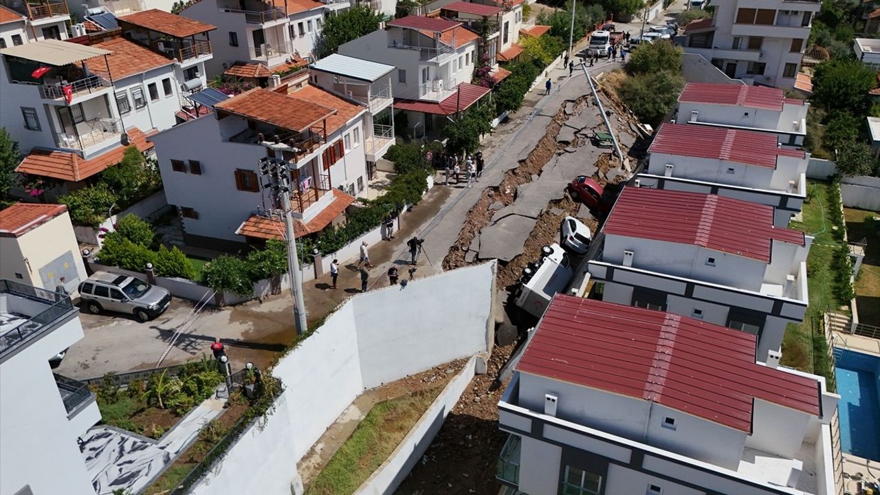 İzmir Menderes'te Sağanak Yağış Sonrası Sel