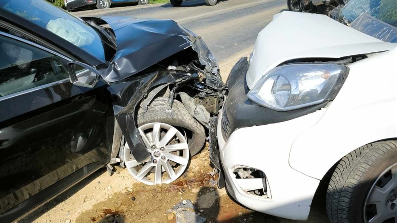 İznik Kaymakamı Arif Karaman Trafik Kazasında Yaralandı