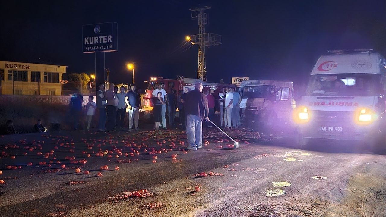 Kahramanmaraş'ta Minibüs ile Traktör Çarpıştı: 10 Yaralı