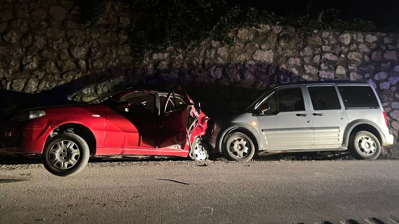 Karabük'teki Trafik Kazası: 1 Ölü, 3 Yaralı