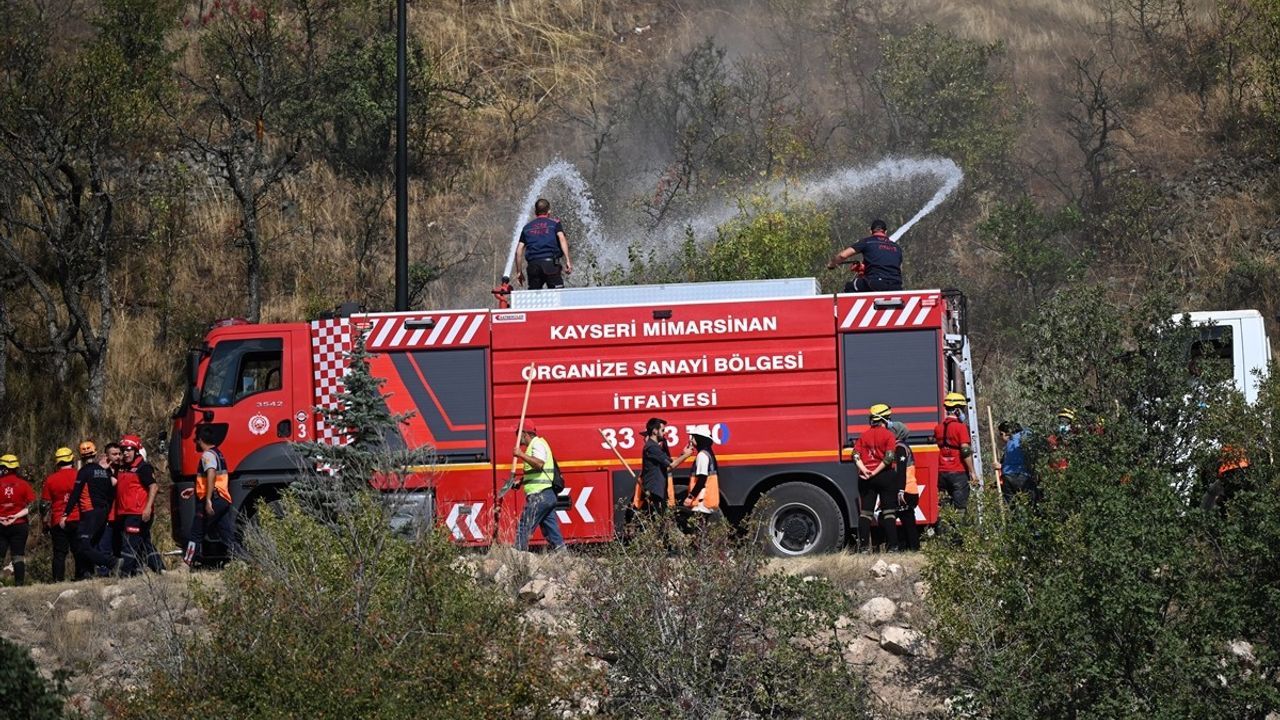 Kayseri'de Ali Dağı Yangın Tatbikatı Gerçekleştirildi