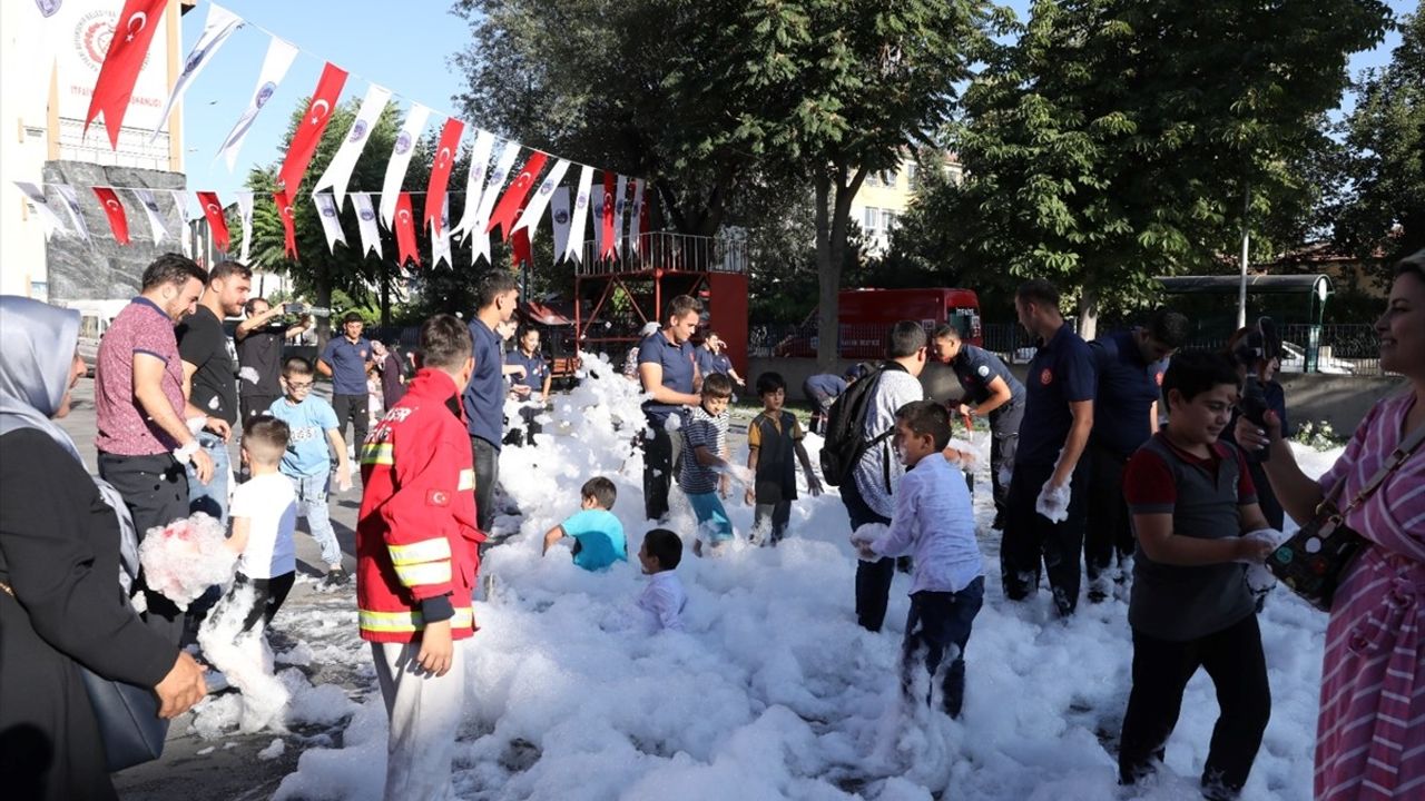 Kayseri'de Umut'un Doğum Günü İtfaiye Ekipleriyle Kutlandı