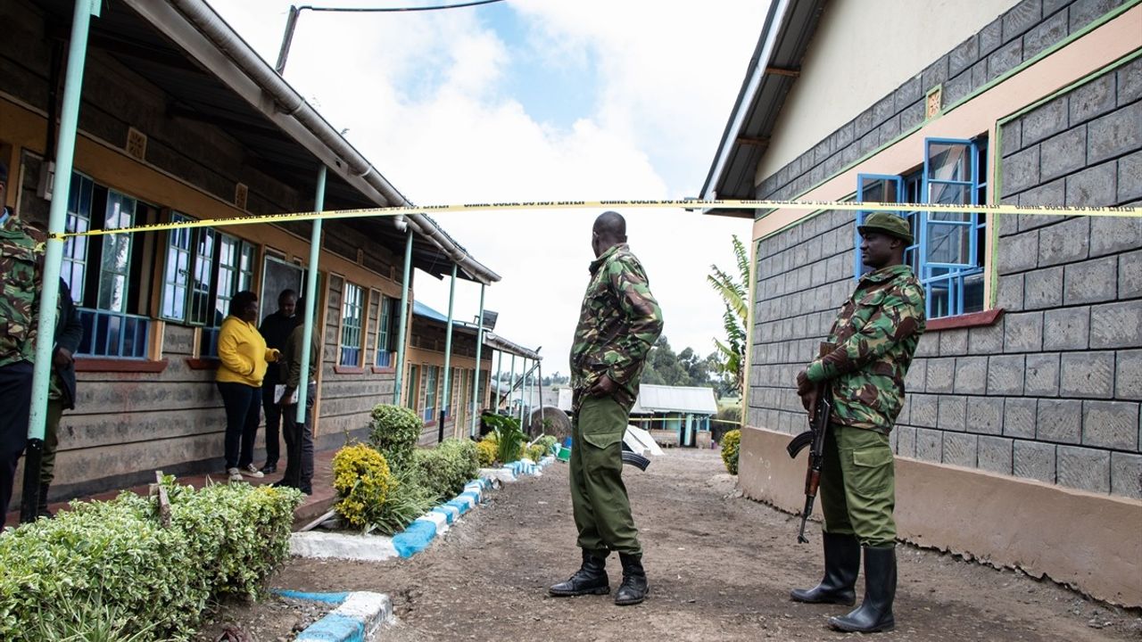 Kenya'daki Okul Yangınında 16 Öğrenci Hayatını Kaybetti