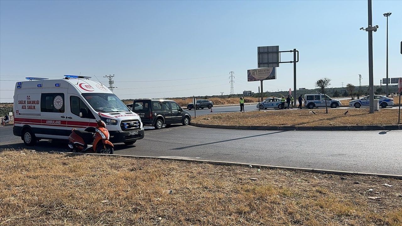 Kilis'te Motosiklet ve Hafif Ticari Araç Çarpıştı