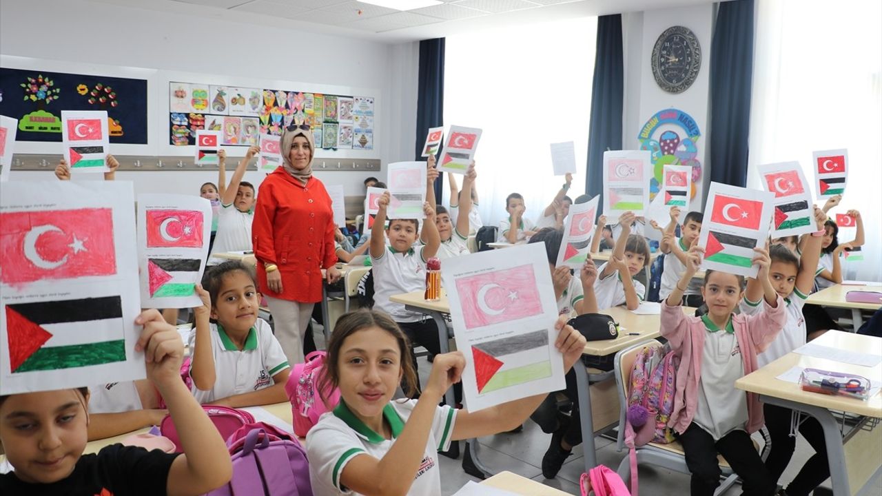 Kilis'teki Öğrencilerden Gazze'ye Destek Mektupları