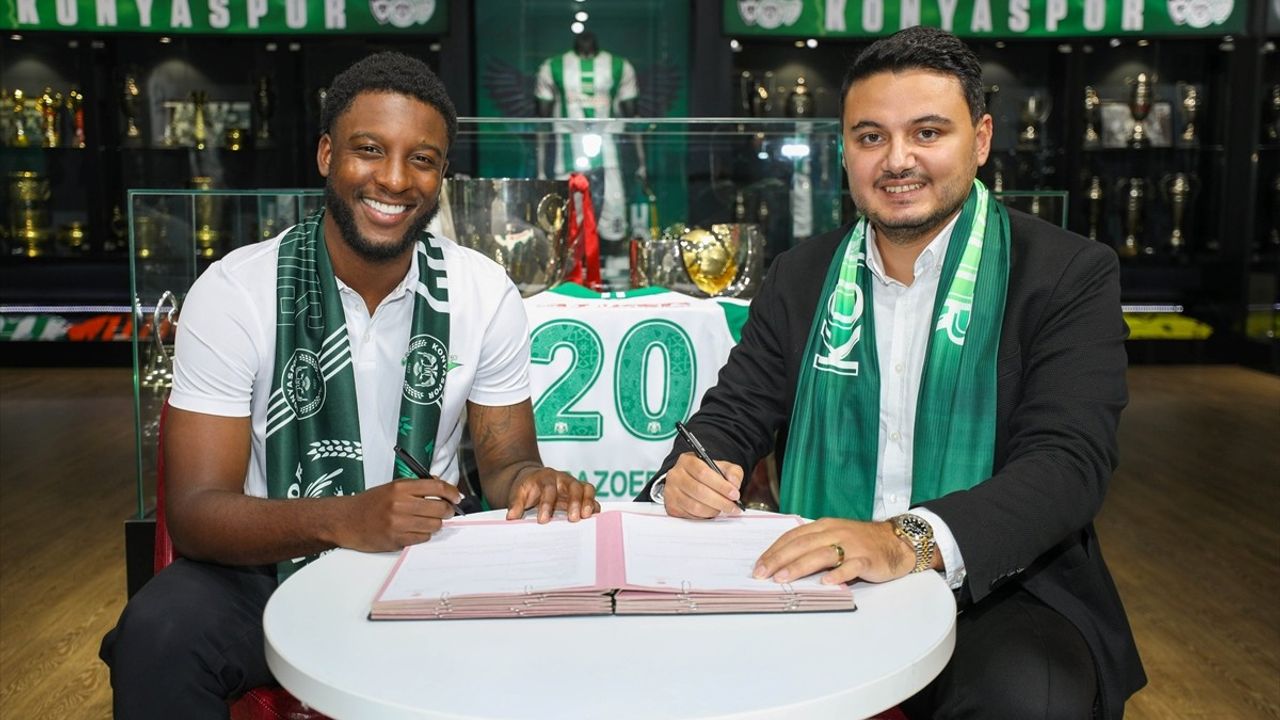 Konyaspor Riechedly Bazoer ile Anlaştı