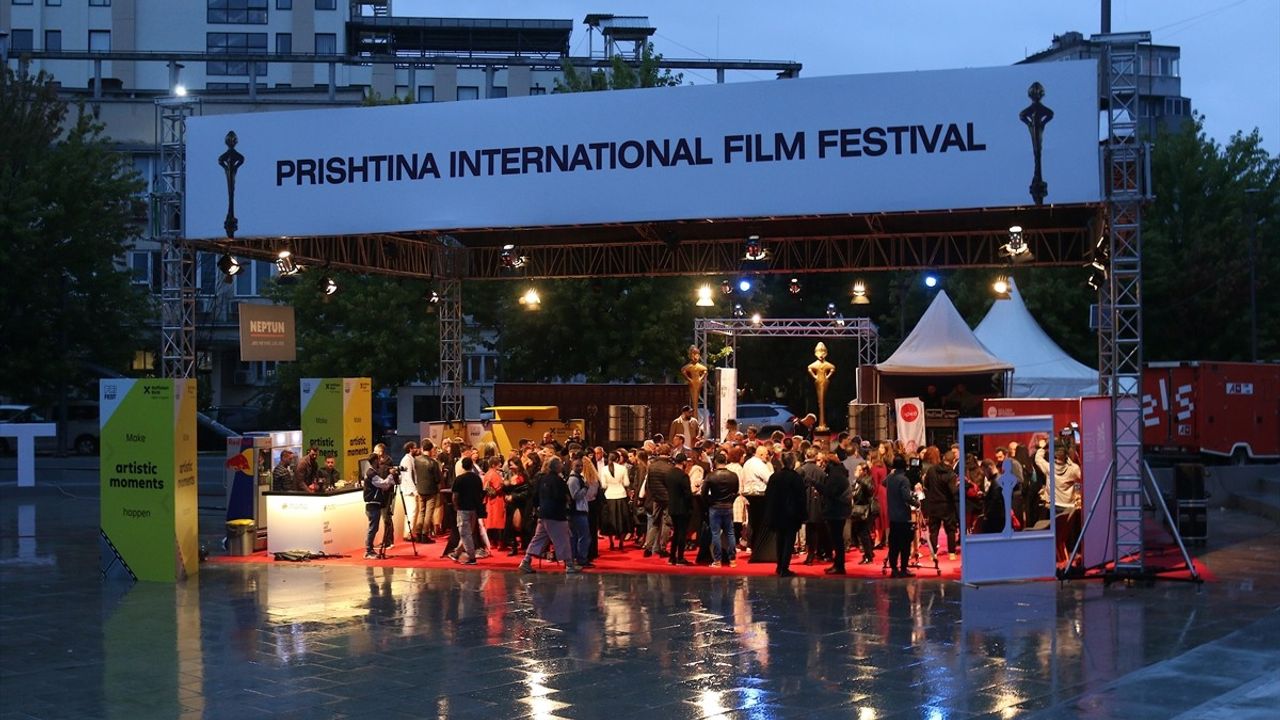 Kosova'da 16. PriFest Uluslararası Film Festivali Görkemli Açılışla Başladı