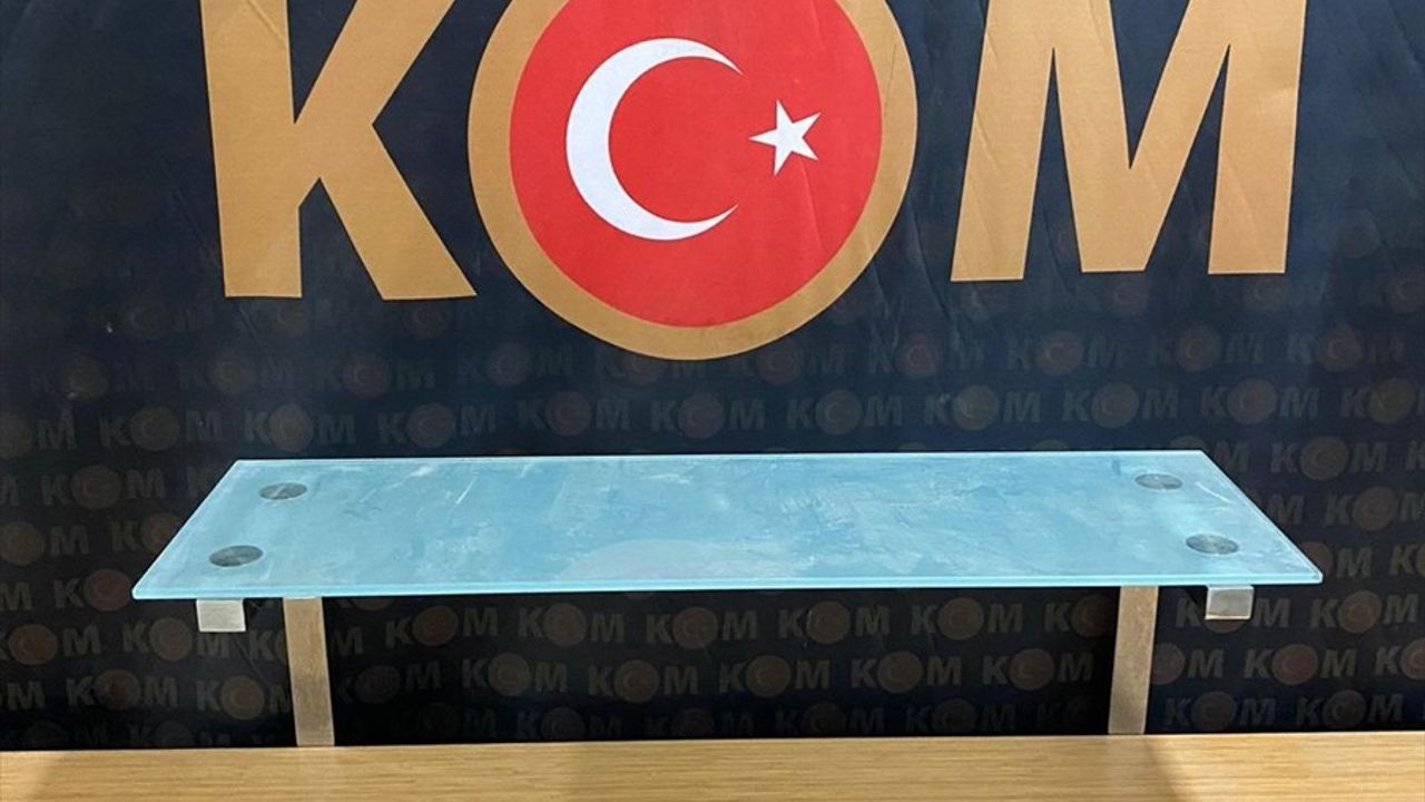 Manisa'da Kaçak Tütün Operasyonu: 3 Ton Tütün Ele Geçirildi