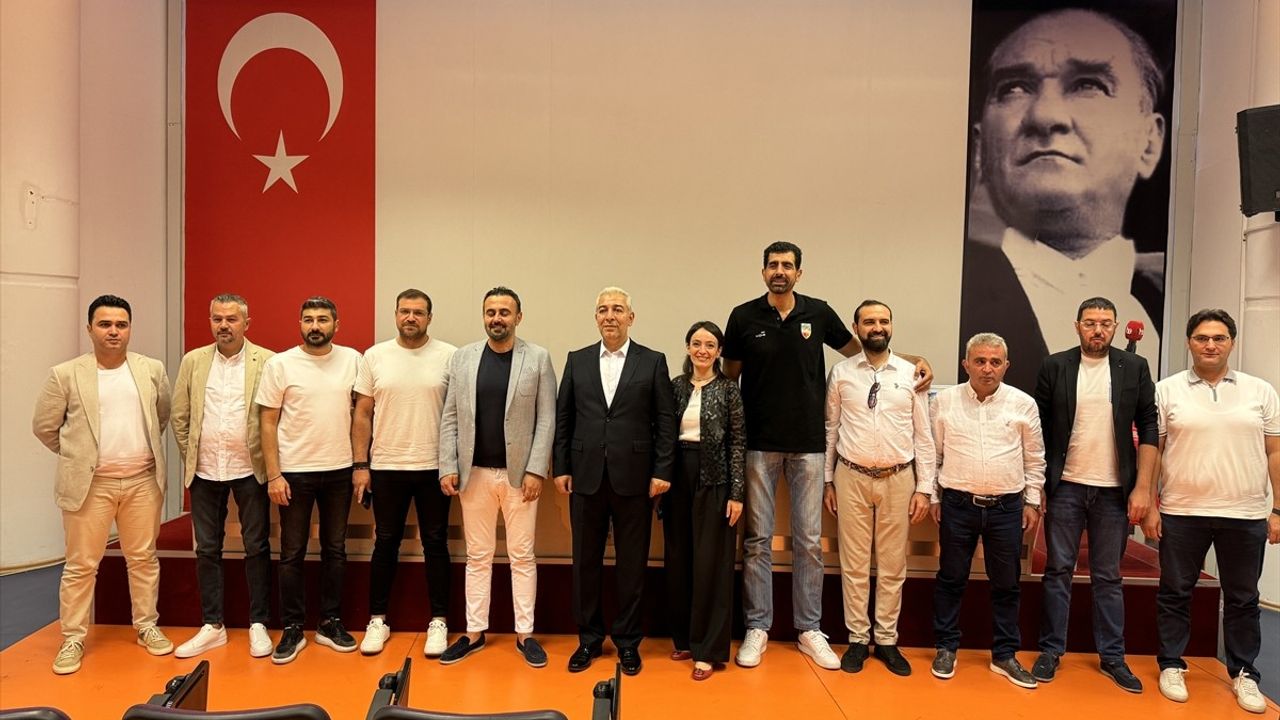 Melikgazi Kayseri Basketbol'da Yeniden Yeniden Seçim