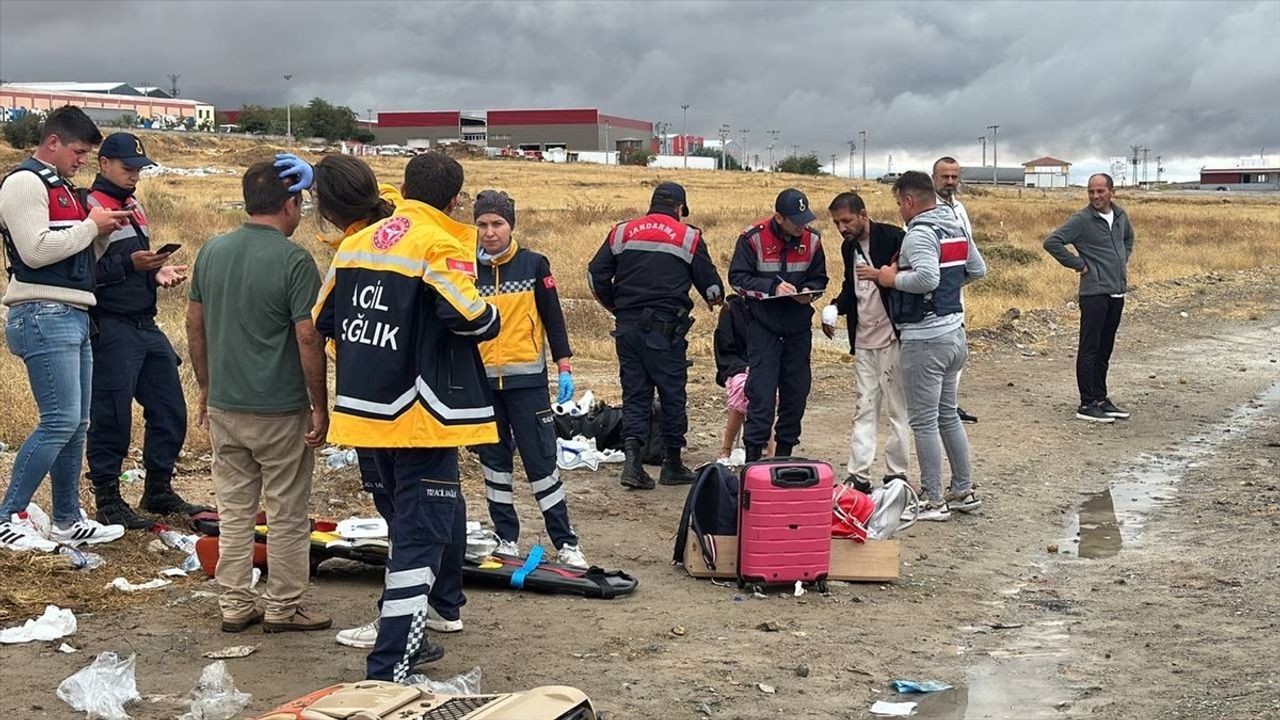 Nevşehir'de Turist Taşıyan Minibüs Devrildi: 18 Yaralı