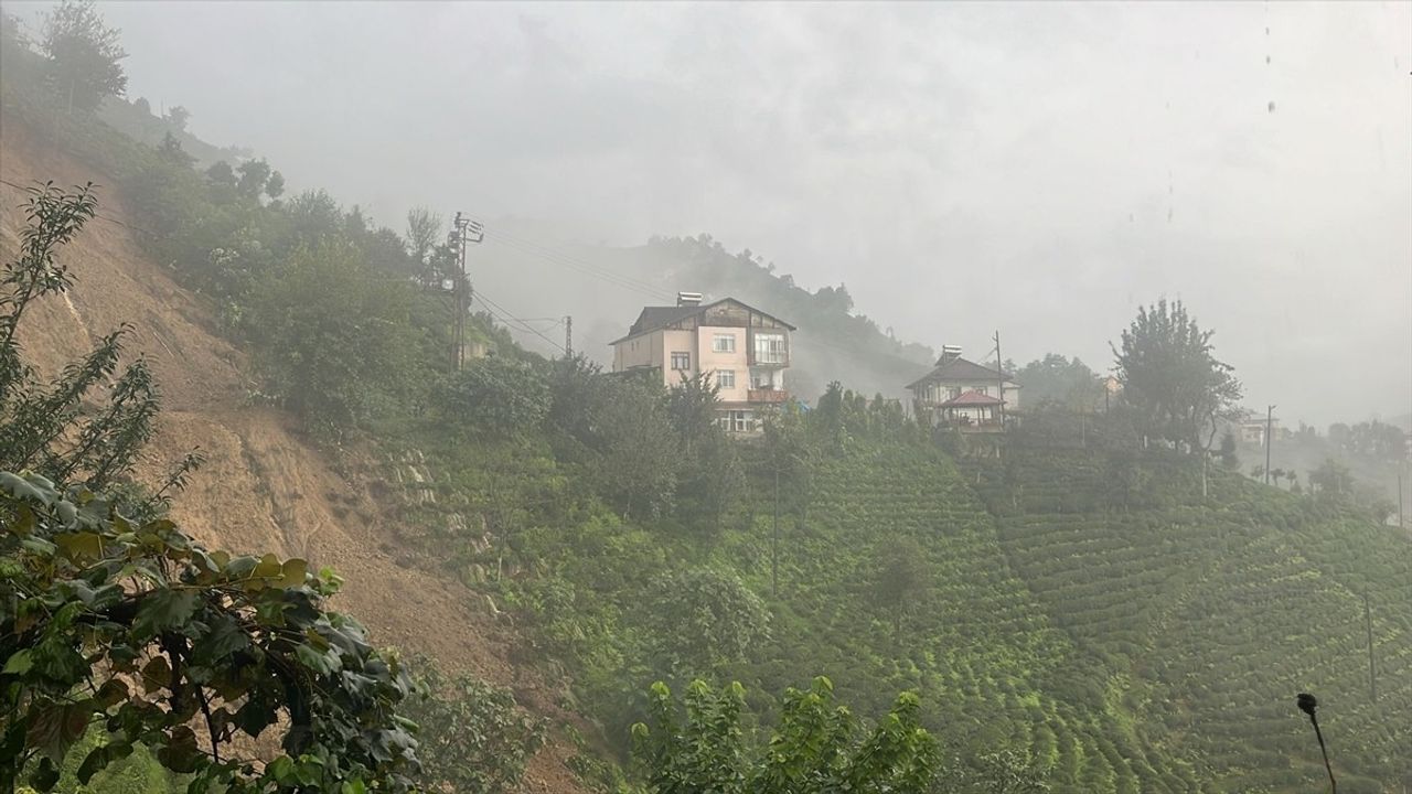 Rize'de Sağanak Yağışlar Hayatı Olumsuz Etkiliyor