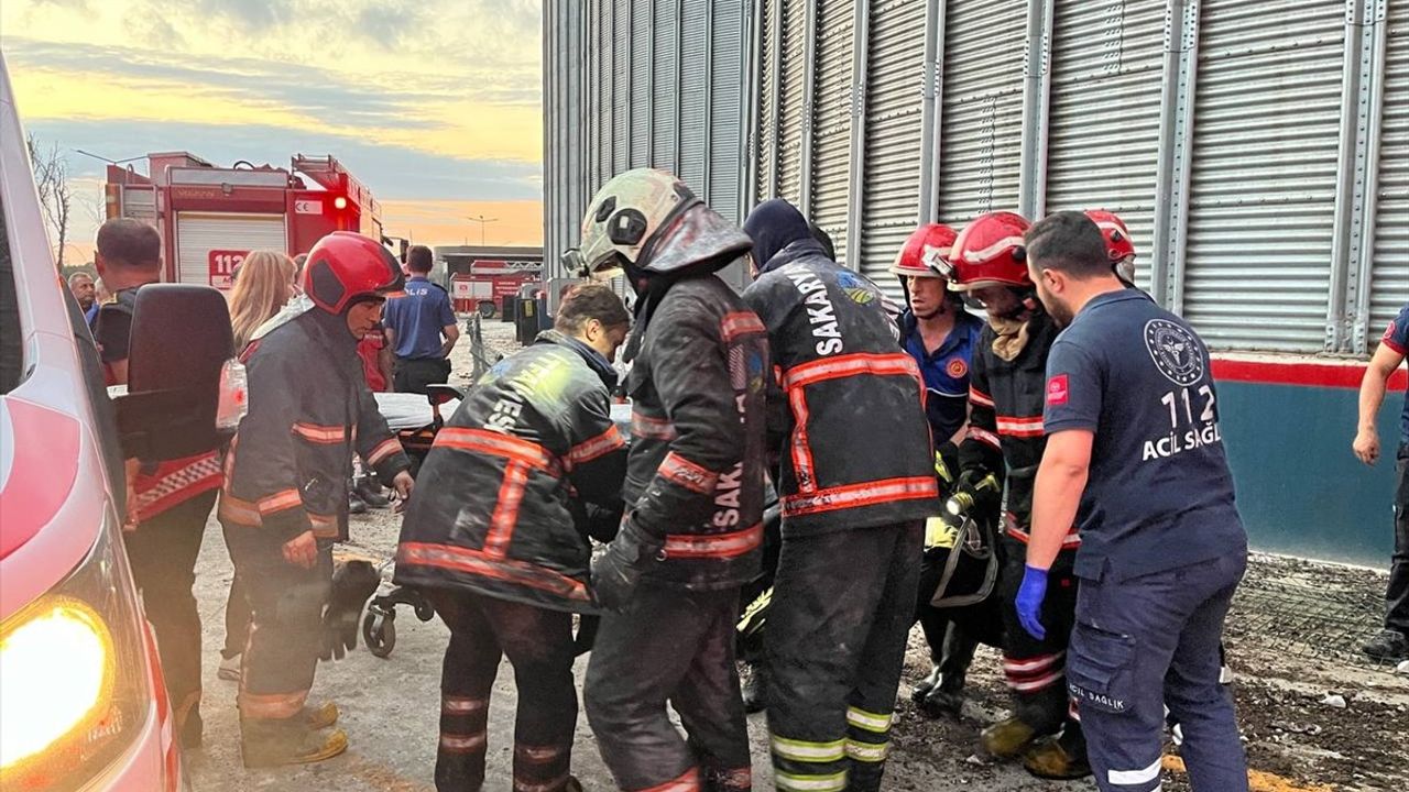 Sakarya'daki Makarna Fabrikasında Patlama: Bir Cansız Beden Bulundu