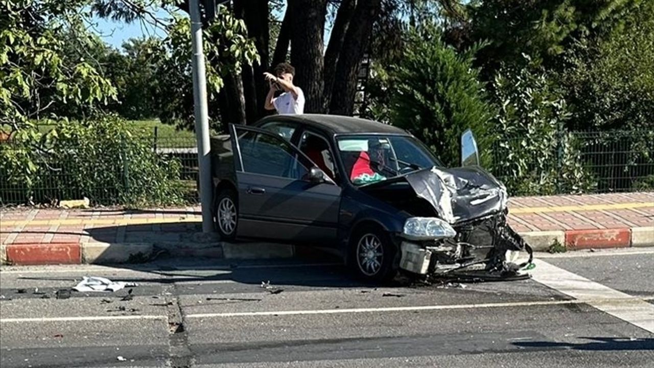 Samsun'da 3 Araçlı Trafik Kazası: 5 Yaralı