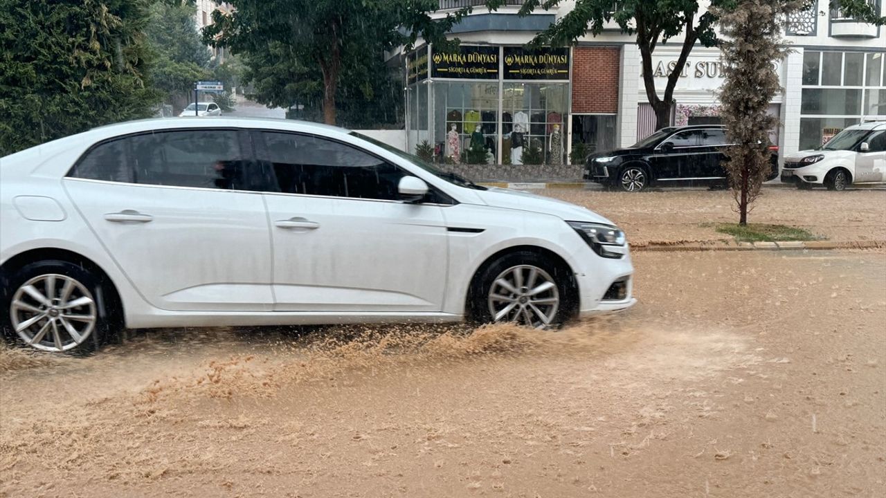 Şanlıurfa'da Etkili Sağanak Yağışlar