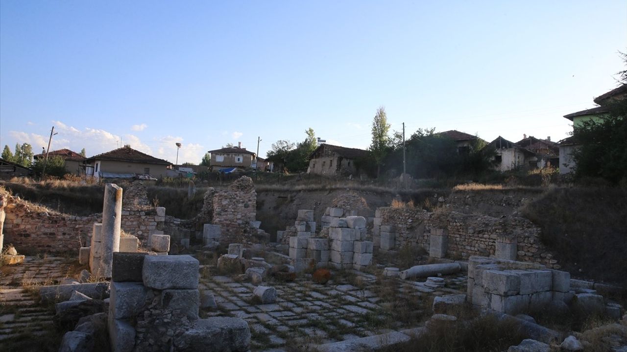 Sebastapolis Antik Kenti'nde Kazı Çalışmaları Devam Ediyor