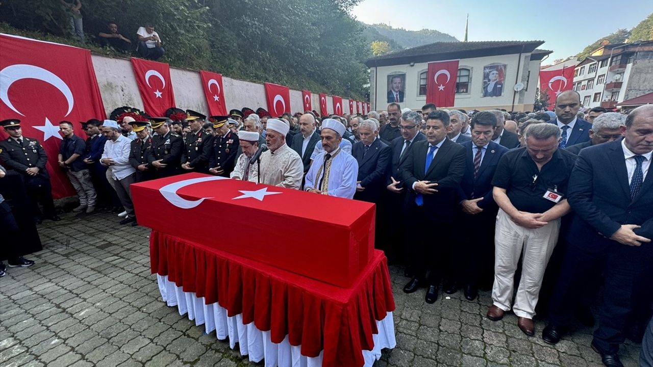 Şehit Piyade Üsteğmen Ömer Fatih Ayar, Trabzon'da Son Yolculuğuna Uğurlandı