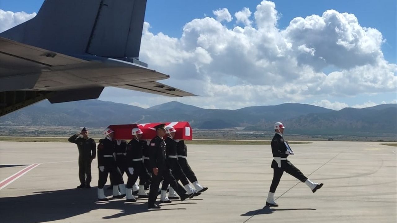 Şehit Piyade Uzman Çavuş Onur Çapan Isparta’da Son Yolculuğuna Uğurlandı