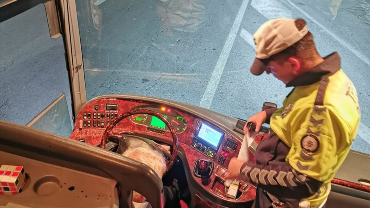 Sivas'ta Devrilen Otobüs Kazasından Bir Saat Önce Denetlendi