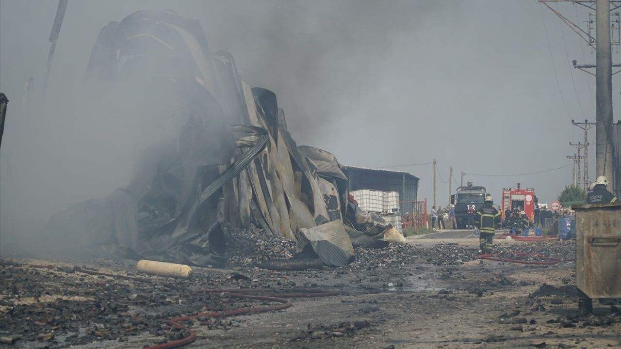 Tekirdağ'daki Fabrika Yangını Kontrol Altına Alındı